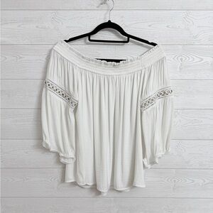 Jennifer Lopez Women’s White Off The Shoulder Blouse. Size L